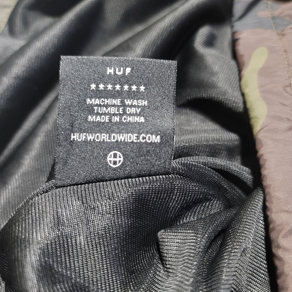 HUF Worldwide Triple Triangle Coach Jacket in Camo - Picture 7 of 9
